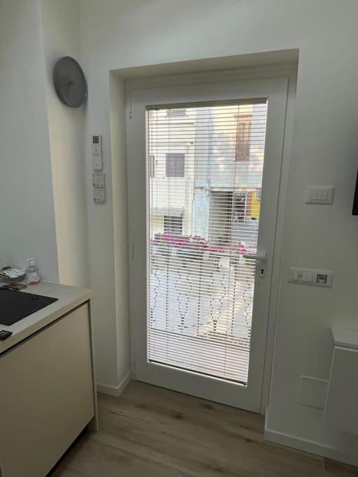 Ferienwohnung Grazioso Monolocale Mailand Exterior foto